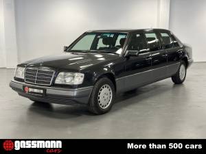 Immagine 5/15 di Mercedes-Benz E 280 Unikat (1994)