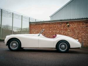 Image 4/43 of Jaguar XK 120 OTS (1951)