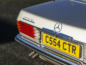 Image 13/33 of Mercedes-Benz 500 SL (1986)