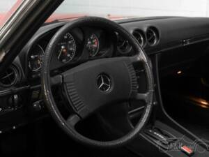 Image 15/19 de Mercedes-Benz 280 SL (1975)