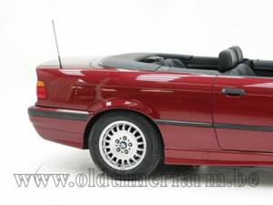 Bild 13/15 von BMW 318i (1995)