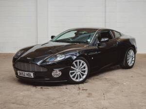 Image 1/8 of Aston Martin V12 Vanquish (2003)