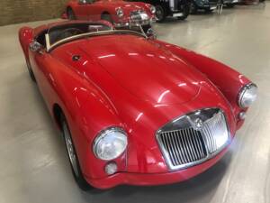 Imagen 2/21 de MG MGA Twin Cam (1959)