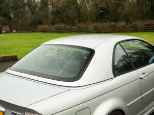 Image 29/50 of BMW M3 (2005)