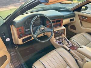 Immagine 6/10 di Aston Martin Virage Volante (1994)