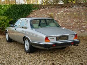 Bild 9/50 von Daimler Double Six (1990)