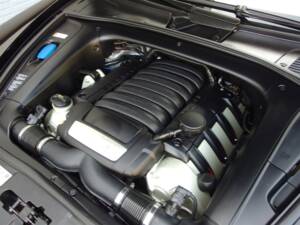 Image 87/98 of Porsche Cayenne GTS (2008)