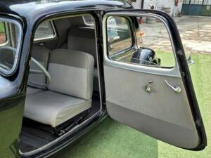 Image 14/47 of Citroën Traction Avant 11 BL (1955)