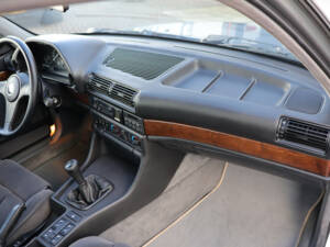 Imagen 34/41 de BMW 735i (1987)