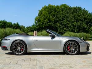 Image 8/50 of Porsche 911 Carrera 4S (2019)