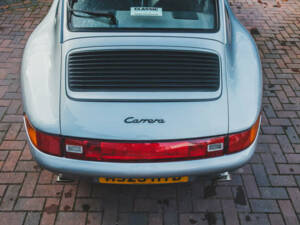 Image 17/50 of Porsche 911 Carrera (1994)