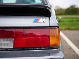 Image 16/50 of BMW M 635 CSi (1989)