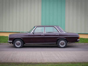 Bild 3/30 von Mercedes-Benz 200 (1974)