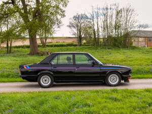 Immagine 2/18 di BMW M 535i (1981)
