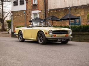 Image 28/47 de Triumph TR 6 (1971)