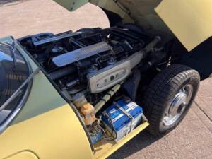 Image 3/43 of Jaguar E-Type V12 (1972)