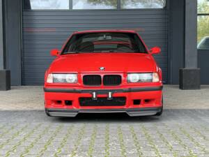 Bild 4/37 von BMW 318is &quot;Class II&quot; (1994)