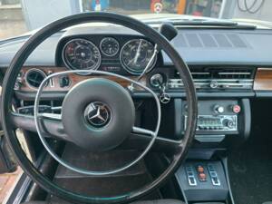 Image 7/9 of Mercedes-Benz 250 C (1972)