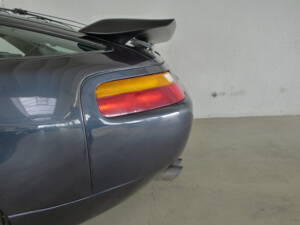 Bild 25/35 von Porsche 928 GT (1990)