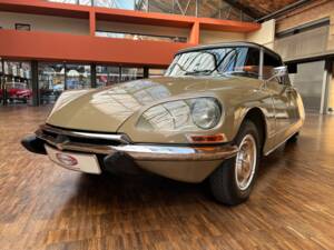 Imagen 11/31 de Citroën DS 21 Usine (1970)