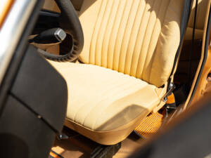 Image 32/57 of Ford Granada Turnier 2,3 (1976)