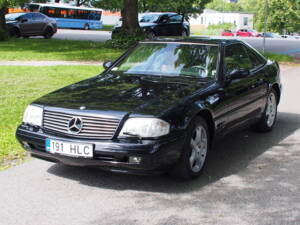 Image 2/20 of Mercedes-Benz SL 500 (2000)