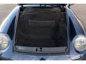 Image 34/35 of Porsche 911 Carrera 4 (1995)