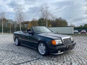 Image 5/20 de Mercedes-Benz 300 CE-24 (1993)