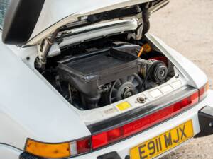 Image 25/50 of Porsche 911 Turbo 3.3 (1988)