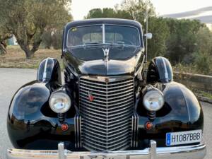 Image 32/50 of Cadillac V-16 (1938)