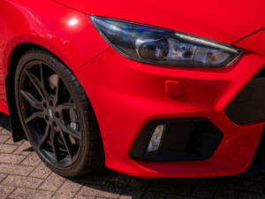 Image 16/37 of Ford Focus RS (2018)