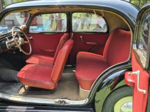 Image 15/47 of FIAT 1100 E (1952)