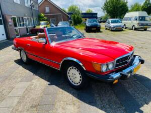 Image 35/50 of Mercedes-Benz 380 SL (1984)