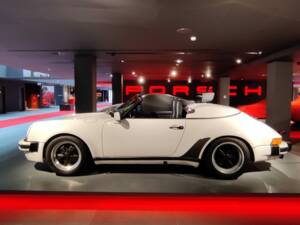 Imagen 2/8 de Porsche 911 Speedster 3.2 (1989)