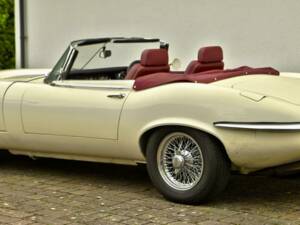 Immagine 10/50 di Jaguar E-Type V12 (1974)