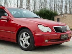 Image 10/50 of Mercedes-Benz C 220 CDI (2003)