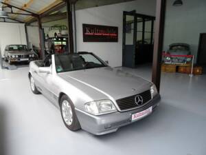 Image 4/19 of Mercedes-Benz 300 SL (1993)