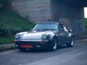 Image 7/34 de Porsche 911 Turbo 3.3 (1981)