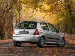 Afbeelding 7/26 van Renault Clio II 2.0 16V Sport (2000)