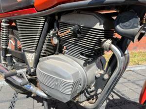 Image 2/17 of MV Agusta DUMMY (1977)