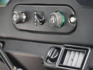 Image 10/35 de Land Rover Defender 90 (1998)