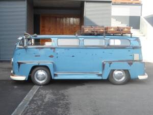 Image 10/20 of Volkswagen T2b Kombi (1973)