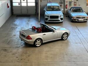 Immagine 32/40 di Mercedes-Benz SLK 230 Kompressor (1998)