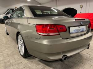 Image 2/26 of BMW 335i (2007)