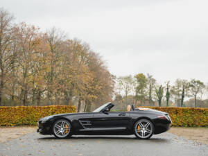 Image 26/100 of Mercedes-Benz SLS AMG Roadster (2011)