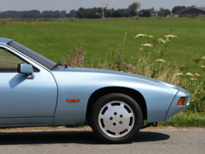 Image 33/42 de Porsche 928 (1979)