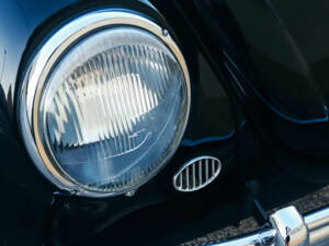 Image 123/130 of Volkswagen Beetle 1200 Export &quot;Oval&quot; (1954)