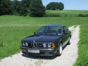 Image 6/37 of BMW M 635 CSi (1988)