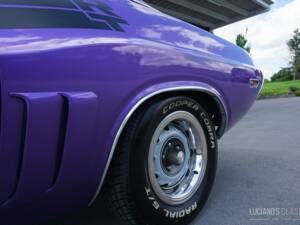 Image 22/59 de Dodge Challenger R&#x2F;T (1971)