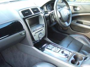 Image 13/17 of Jaguar XKR (2011)